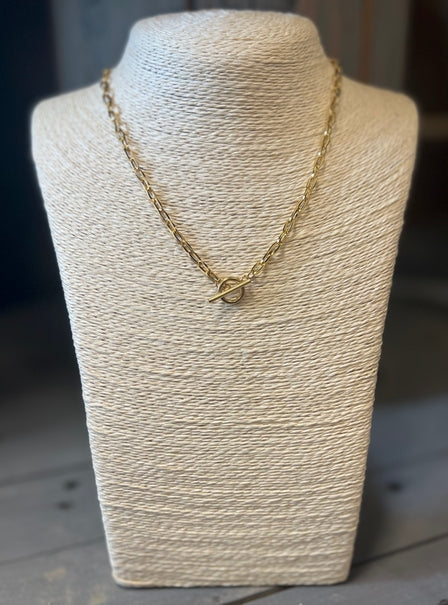 Briano Toggle Necklace: Gold